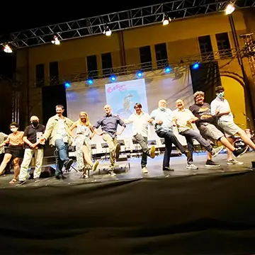 Rimini Comix, i nostri insegnanti con gli ospiti della fiera si esibiscono in un ballo sul palco – Rimini 2021