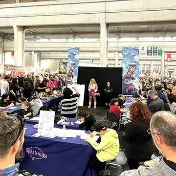 Torino Comics al Lingotto, workshop di disegno allo stand – Federica Di Meo ritrae due cosplayer in posa - Torino 2023