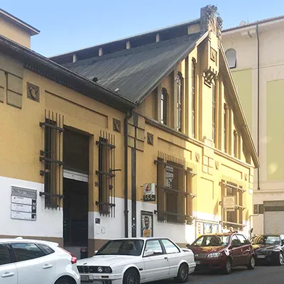 Sede della Scuola di Fumetto a Torino in via Saccarelli. Esterno giorno